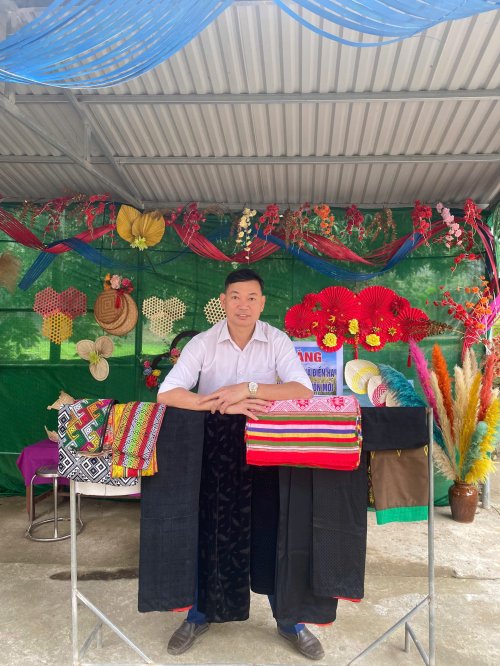 Gian hàng.jpg